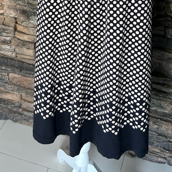 Lands' End Black and White V-Neck Sleeveless Midi Dress - Picture 4 of 6